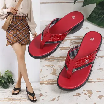 2023 Ms. Вьетнамки Роскошный тренд, высококачественные кроссовки, уличные пляжные элегантные тапочки, нескользящие вьетнамки большого размера